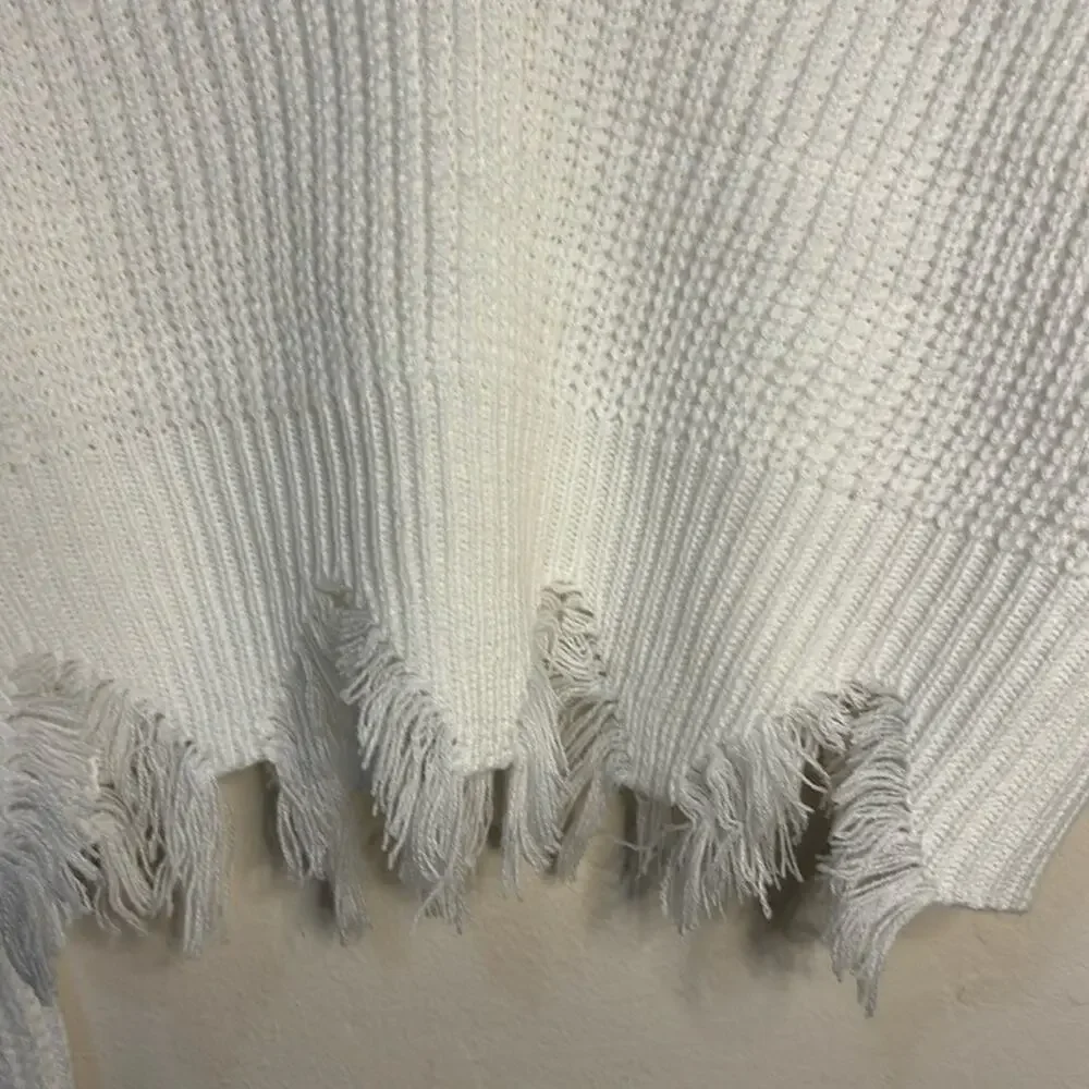 Hera Collection White Distressed V-Neck Cropped Sweater-NWOT